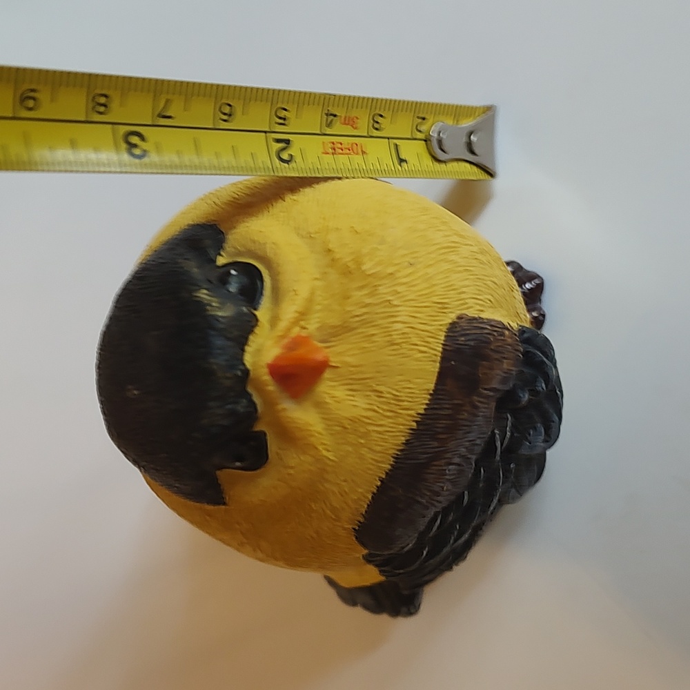 Bird art statue